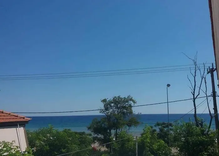 Velika Seaside Apartment